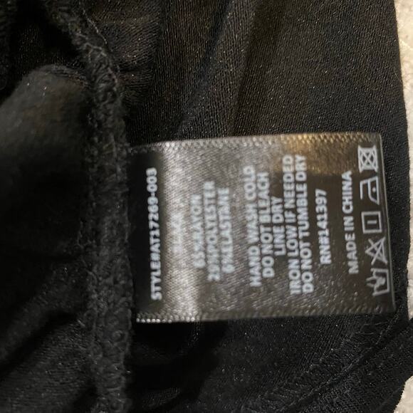 ASTR the Label Asymmetrical Black Long Sleeve Ruched Top V Neck Size Medium - Picture 11 of 11